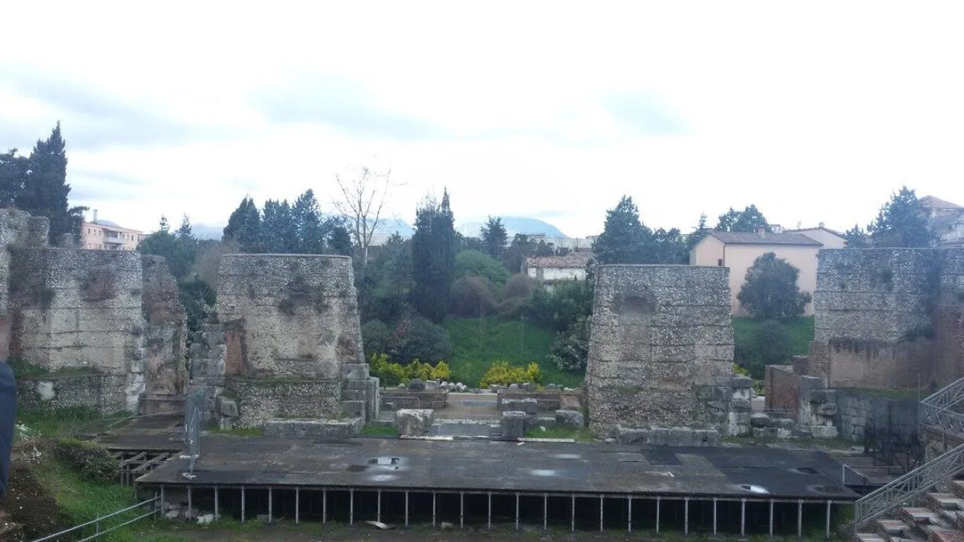 Teatro Romano di Benevento — Benevento 9