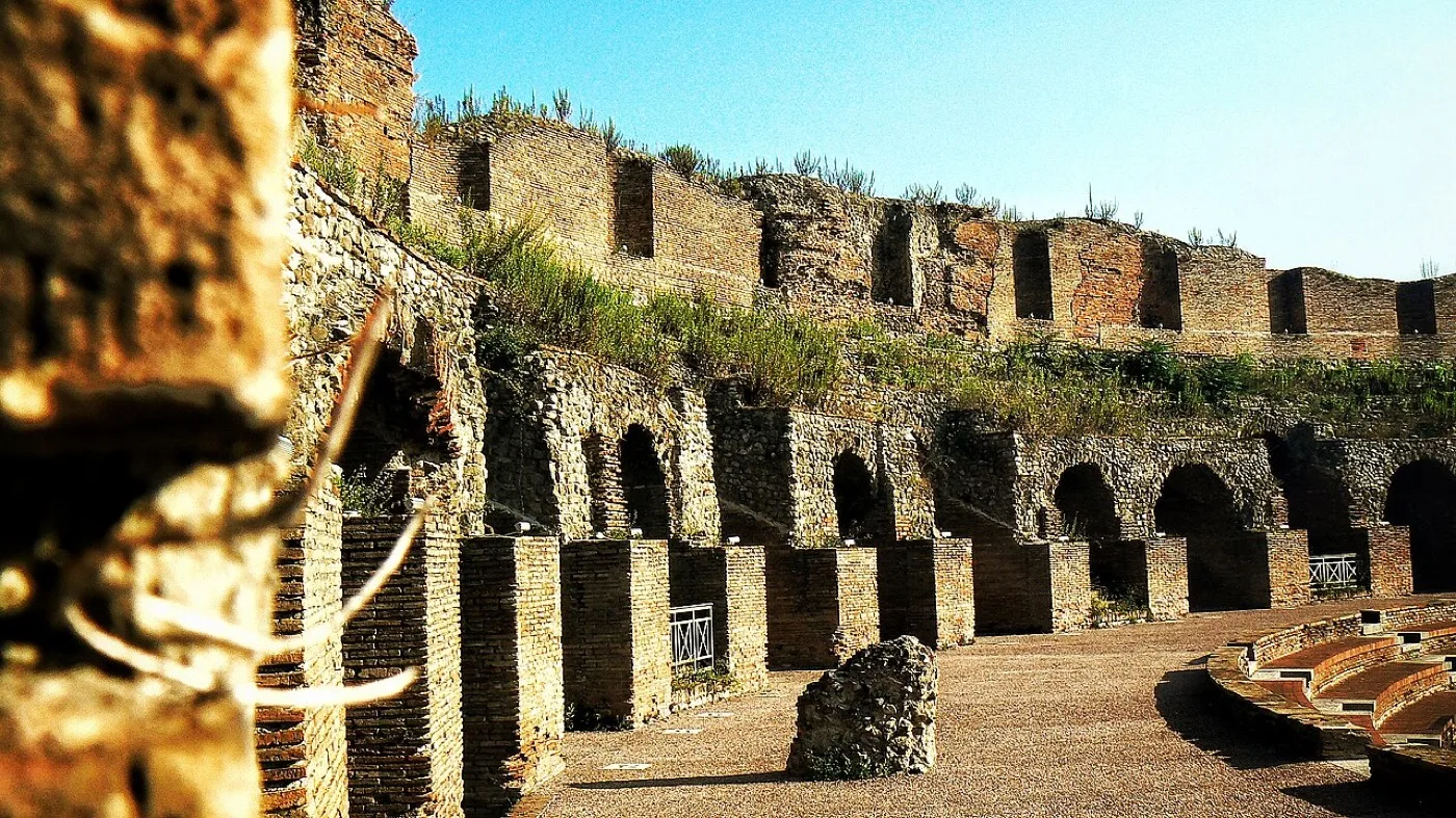 Teatro Romano di Benevento — Benevento 13